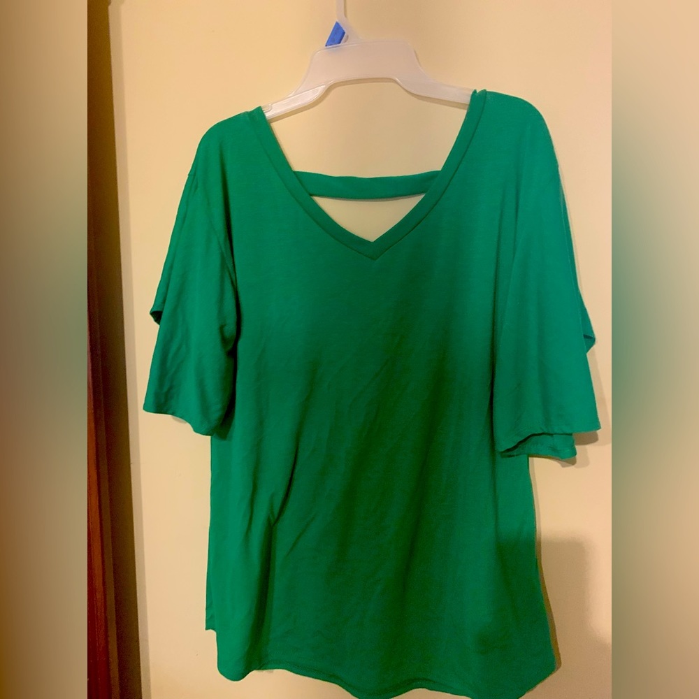 Green keyhole boutique blouse